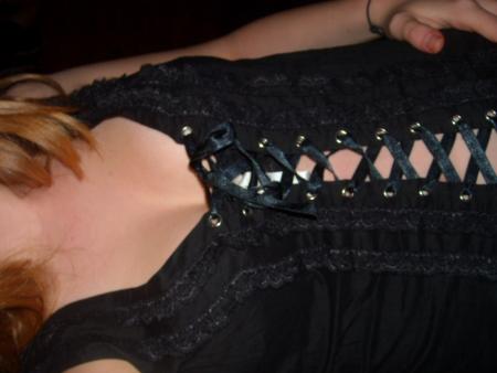 haut corseté noir porté
